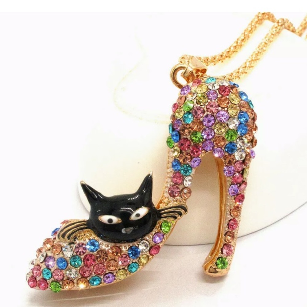 NWT CAT NECKLACE